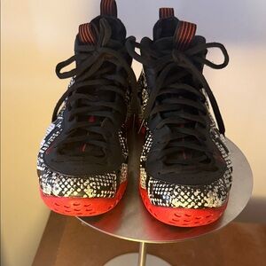 Nike Foamposties albino snake